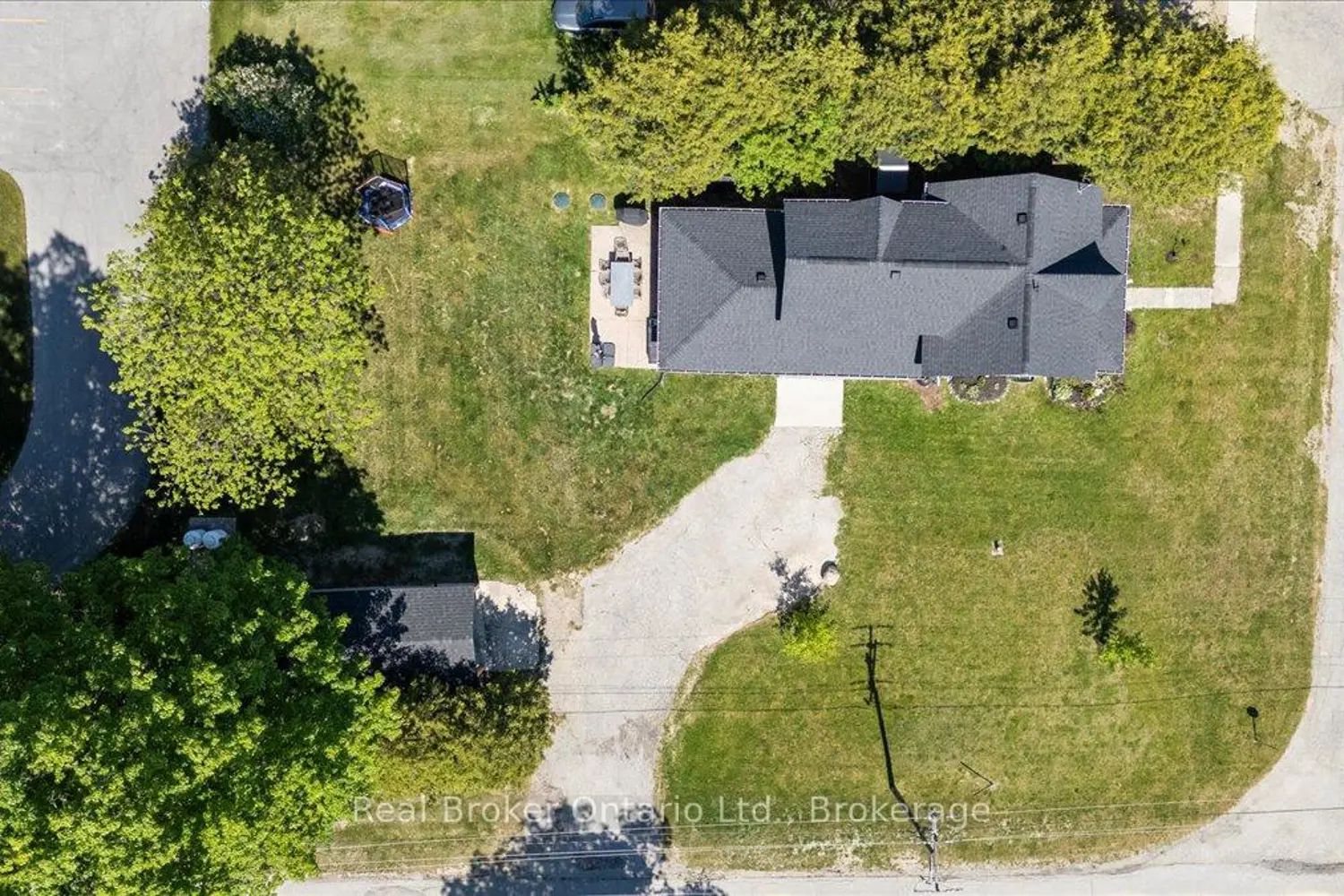 732 Arthur Street photo 2