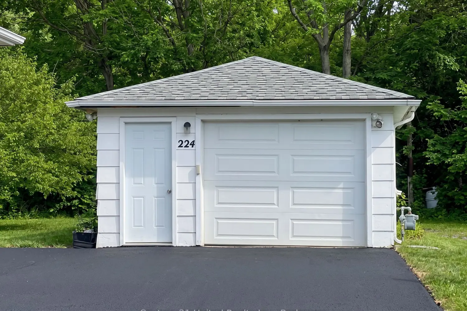 224 Nickerson Drive photo 3