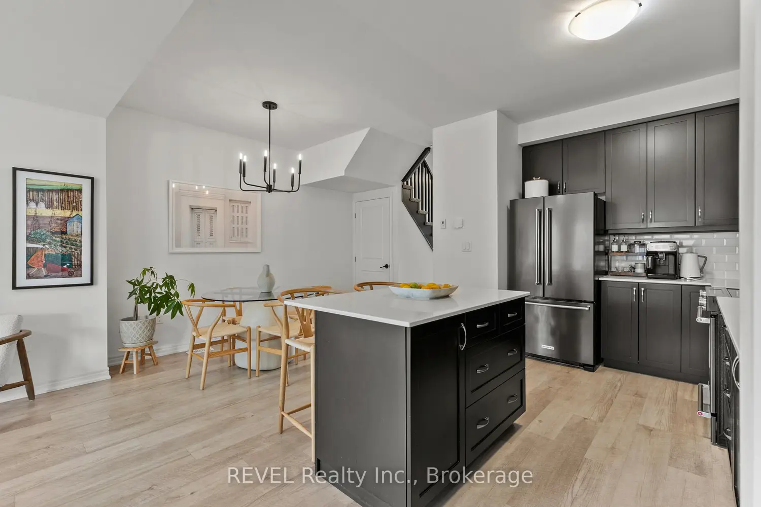 3954 Crown Street photo 5