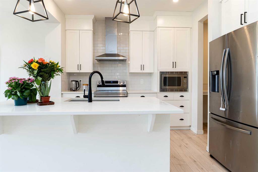 915 Corner Meadows Way NE, Calgary, AB, T3N2C2 photo 5