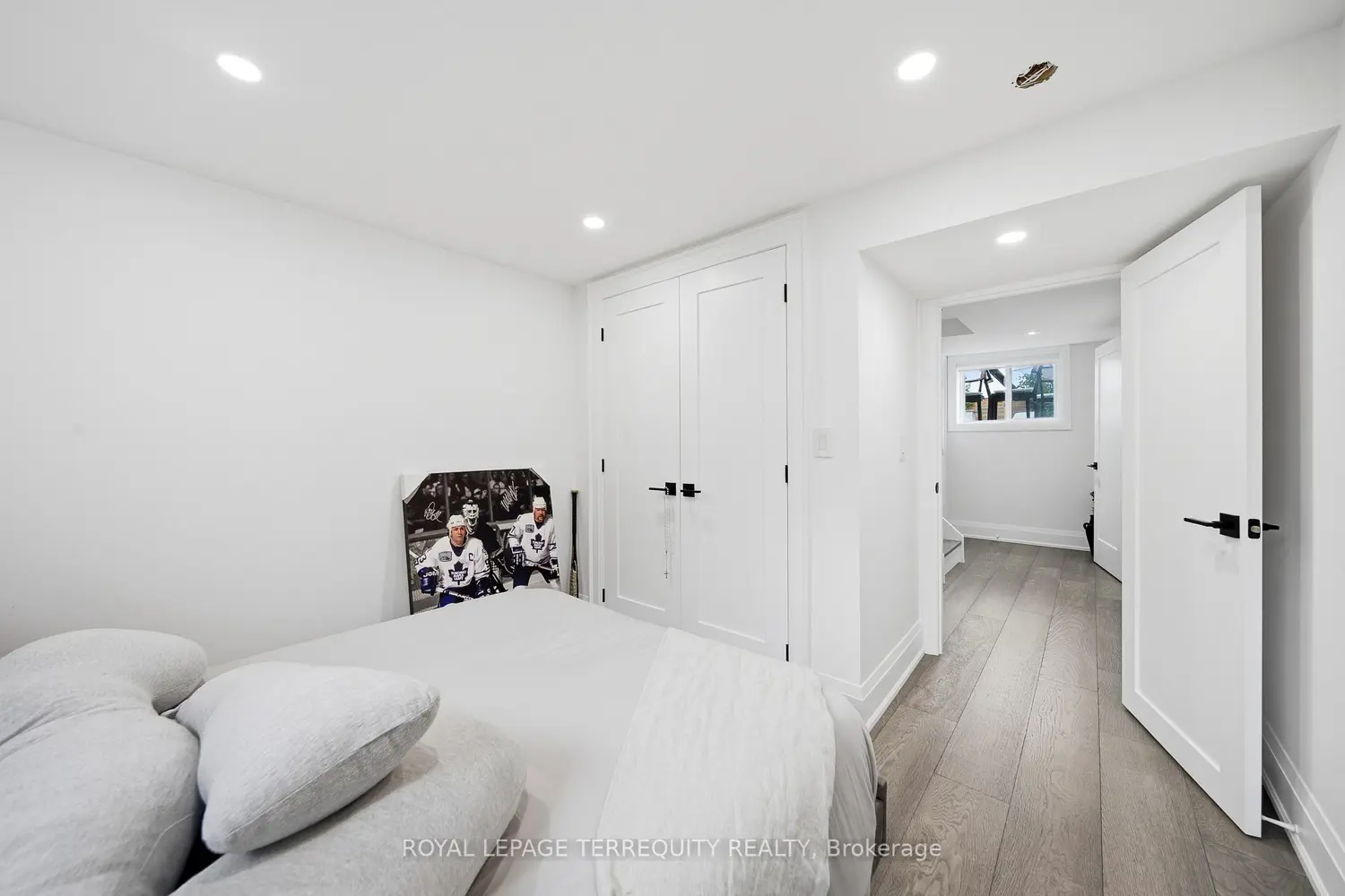 196 Dew Street photo 5