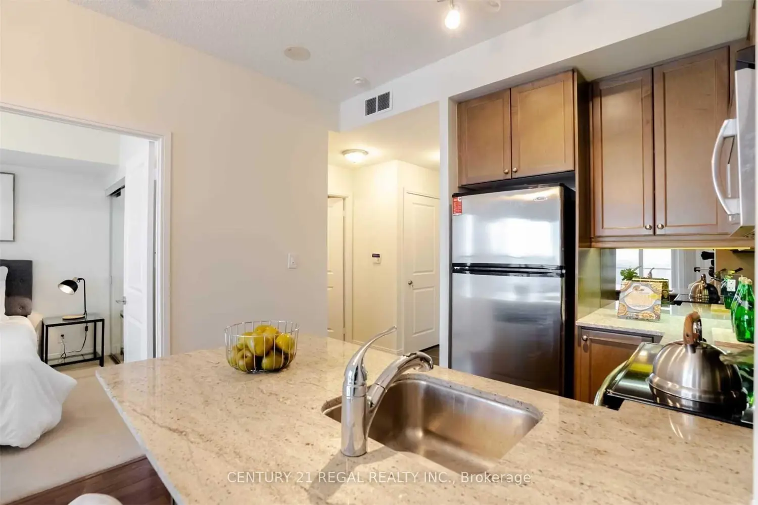 50 Absolute Avenue 3101 photo 4