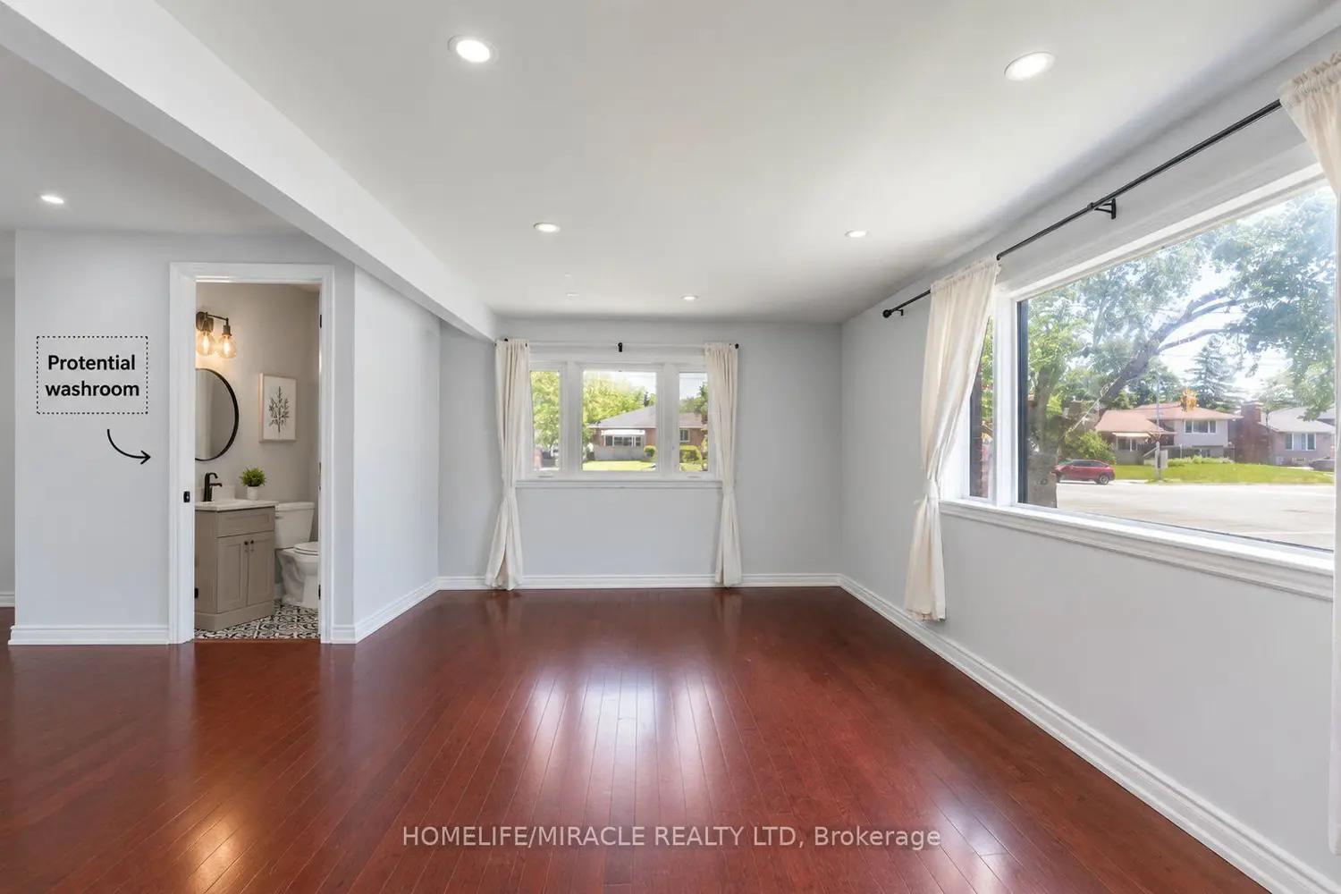 544 Adelaide Avenue photo 4