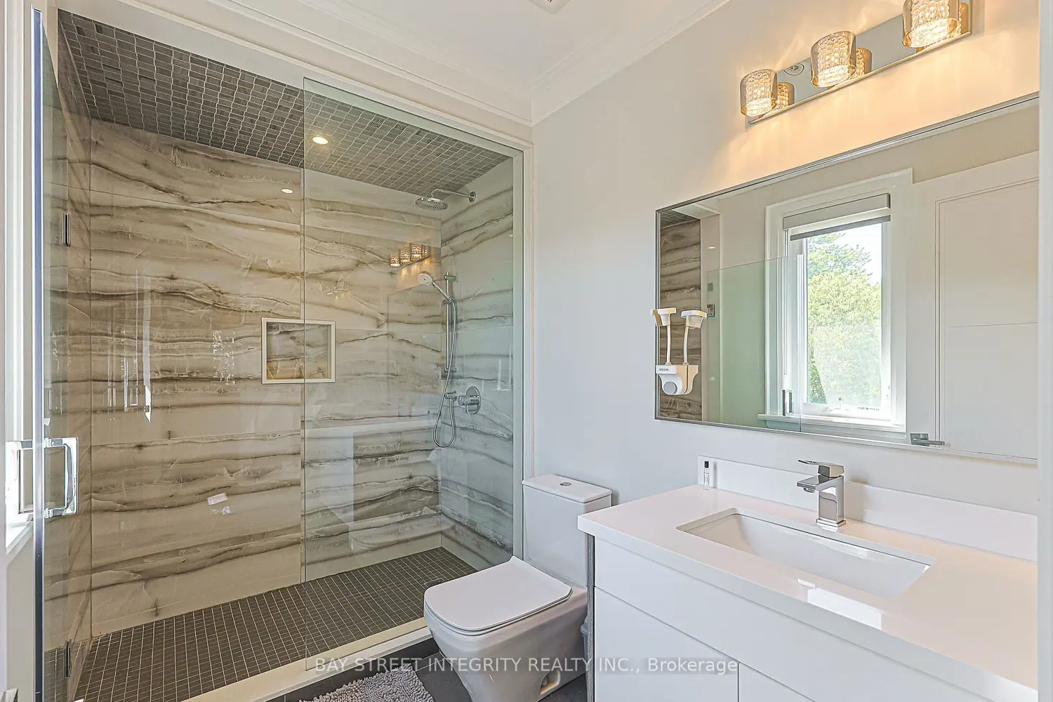 151 Horsham Avenue photo 5
