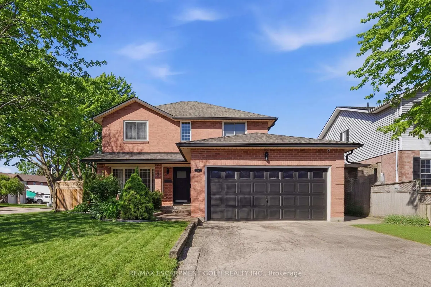 2 Hickory Court