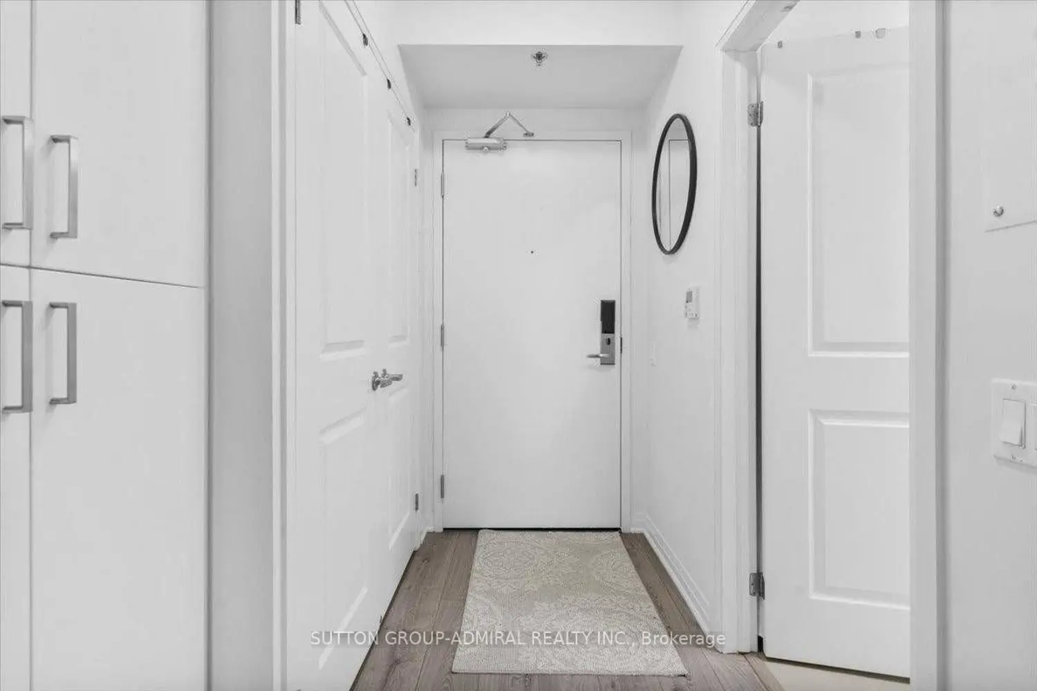 1900 Simcoe Street 636 photo 4