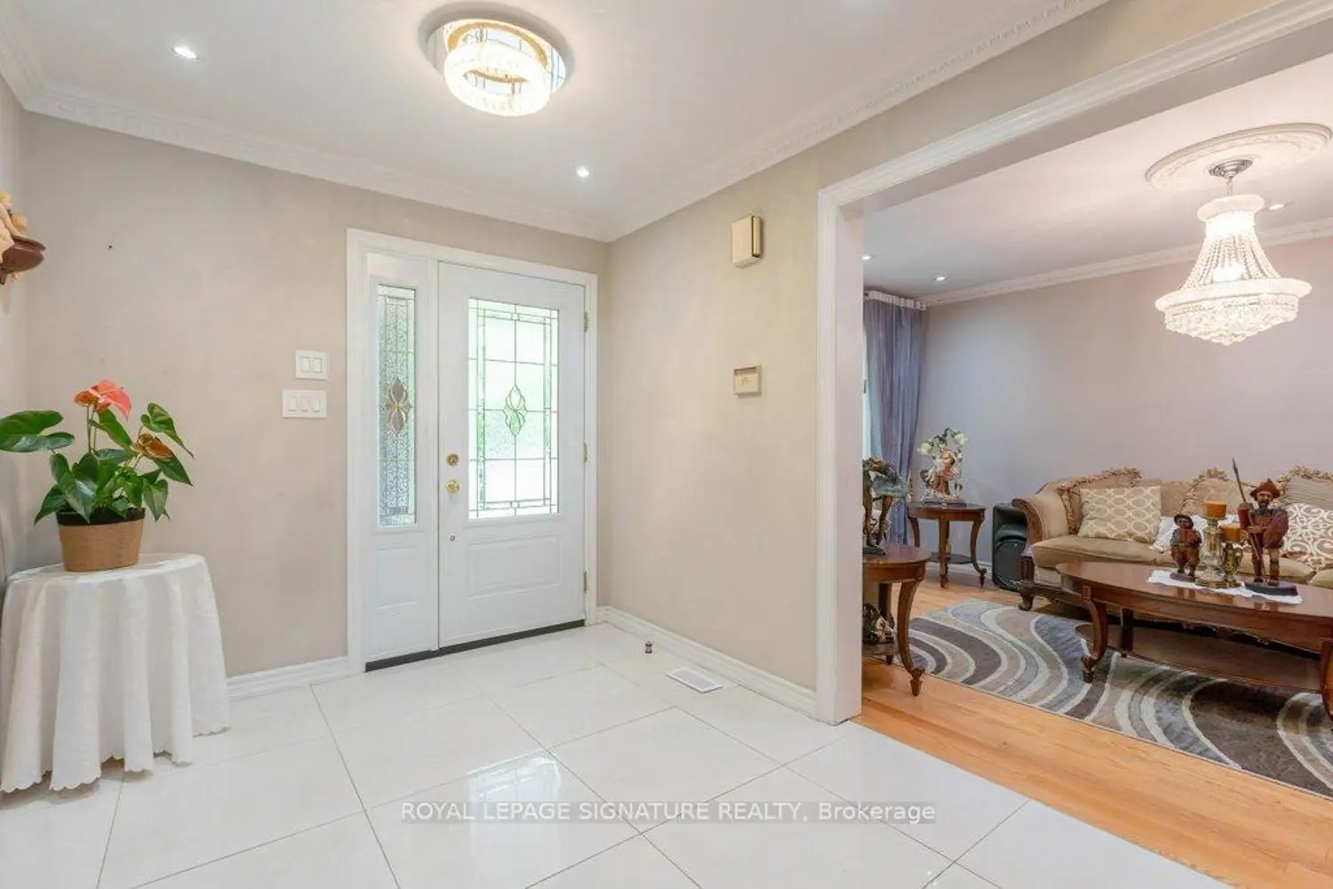 119 Chancellor Drive photo 2