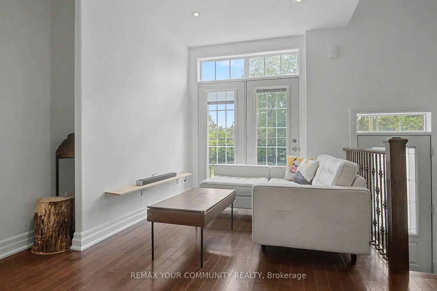 1079 Broadview Avenue photo 3