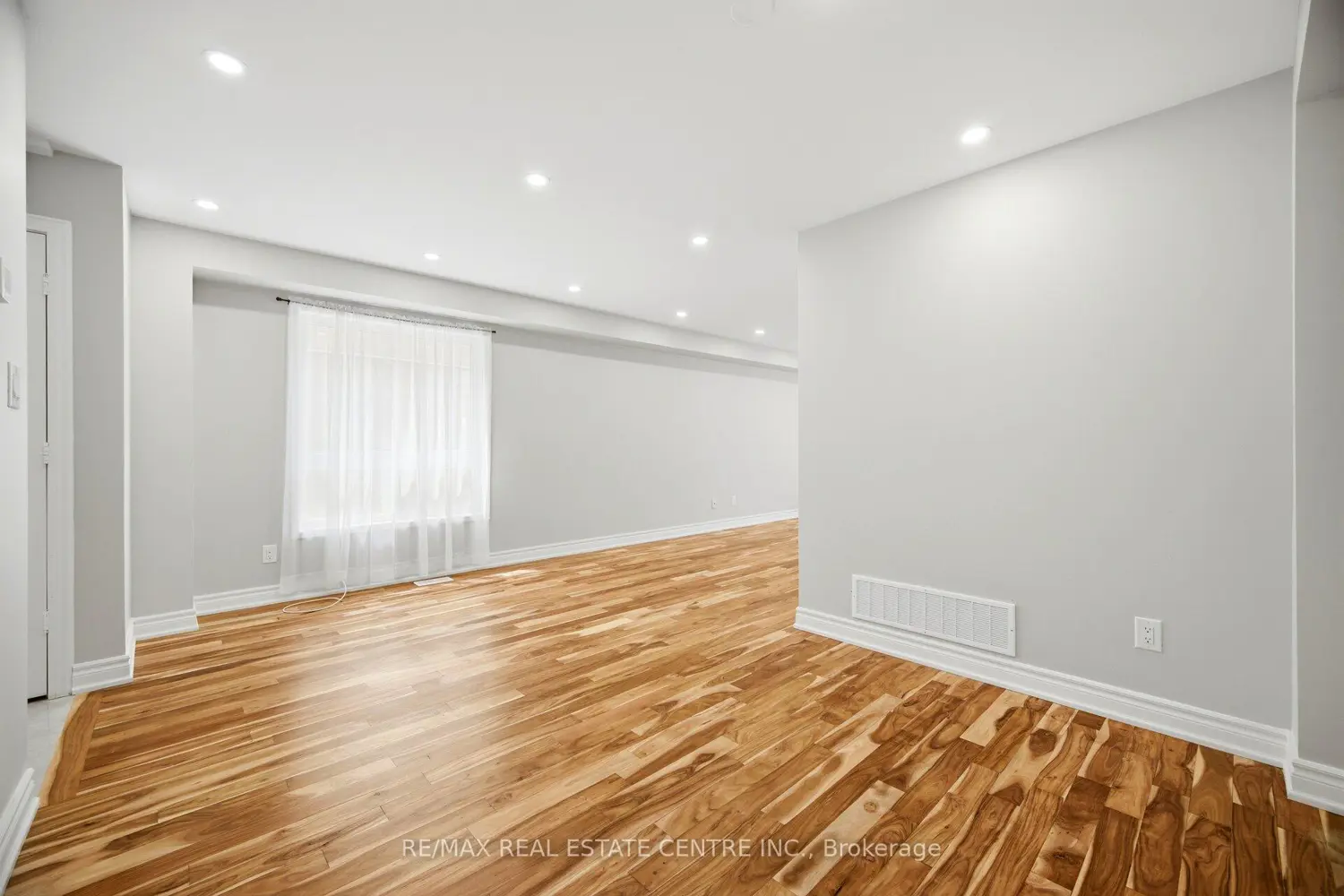 31 Spicebush Terrace photo 2