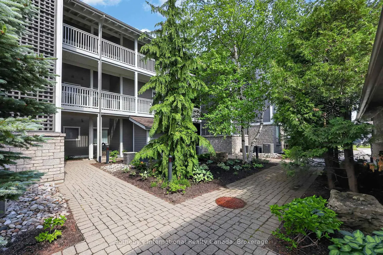 541 Mariners Way photo 2