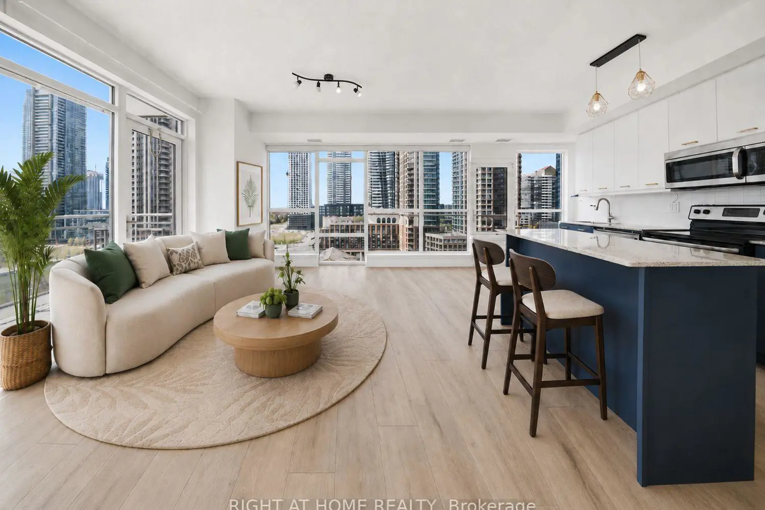 365 Prince Of Wales Drive 1105
