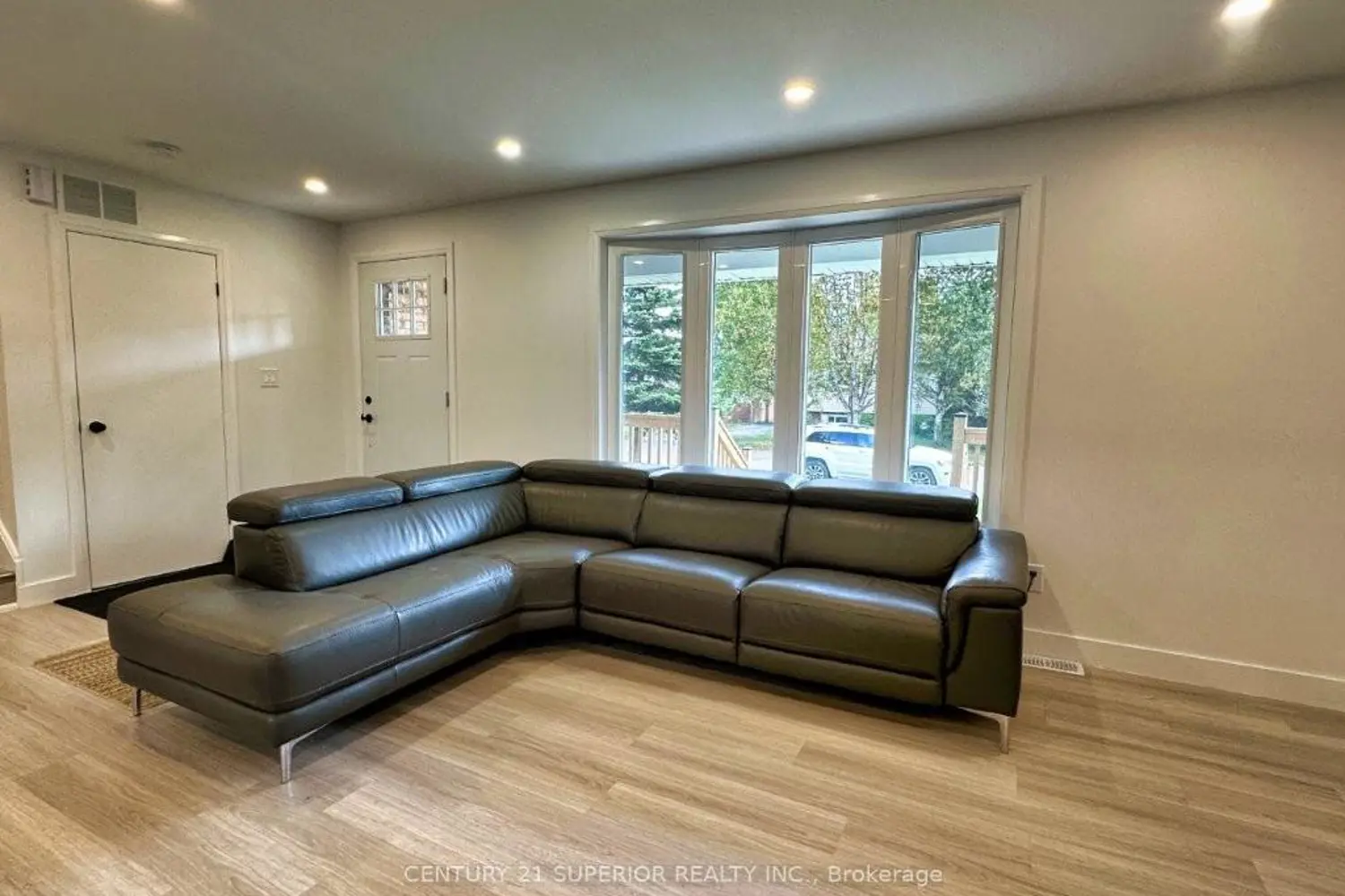 64 Parkway Place photo 5