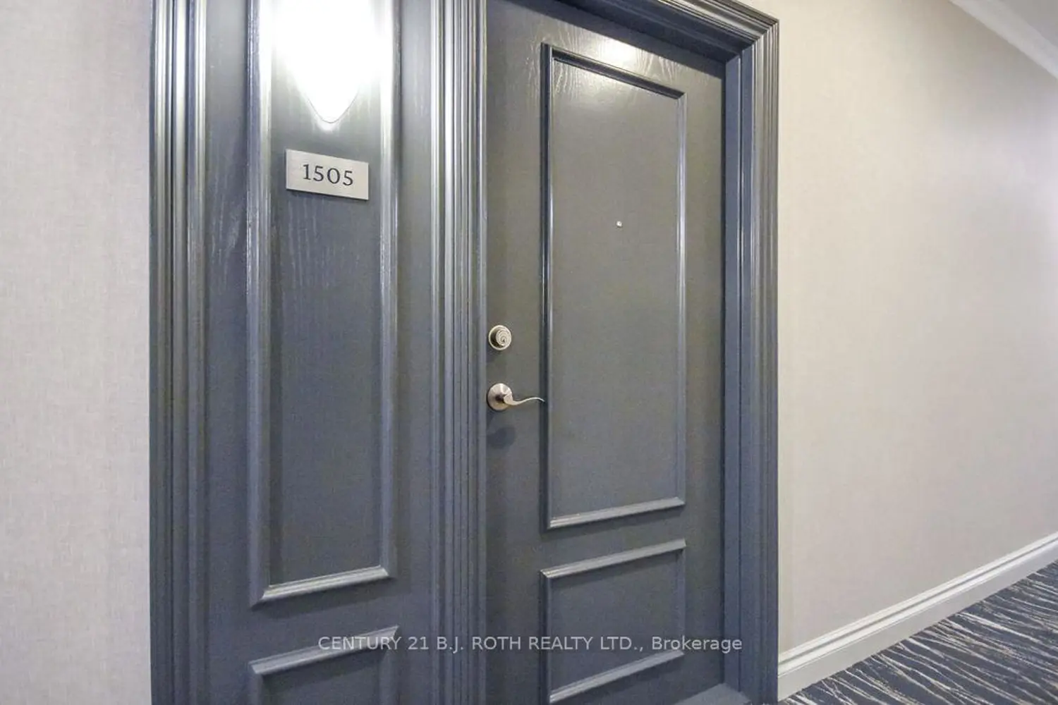 37 Ellen Street 1505 photo 4