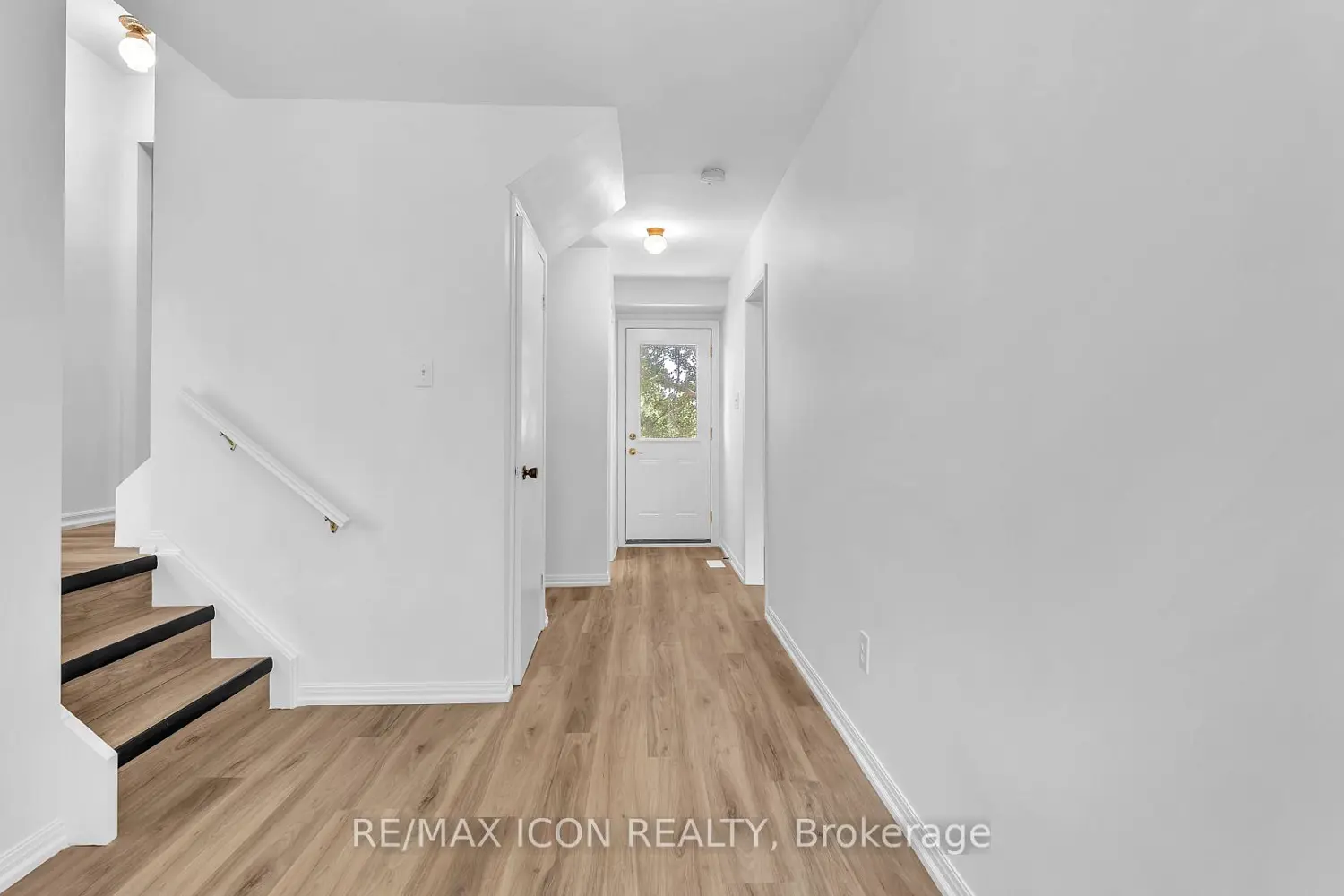 23163 Nairn Road photo 4
