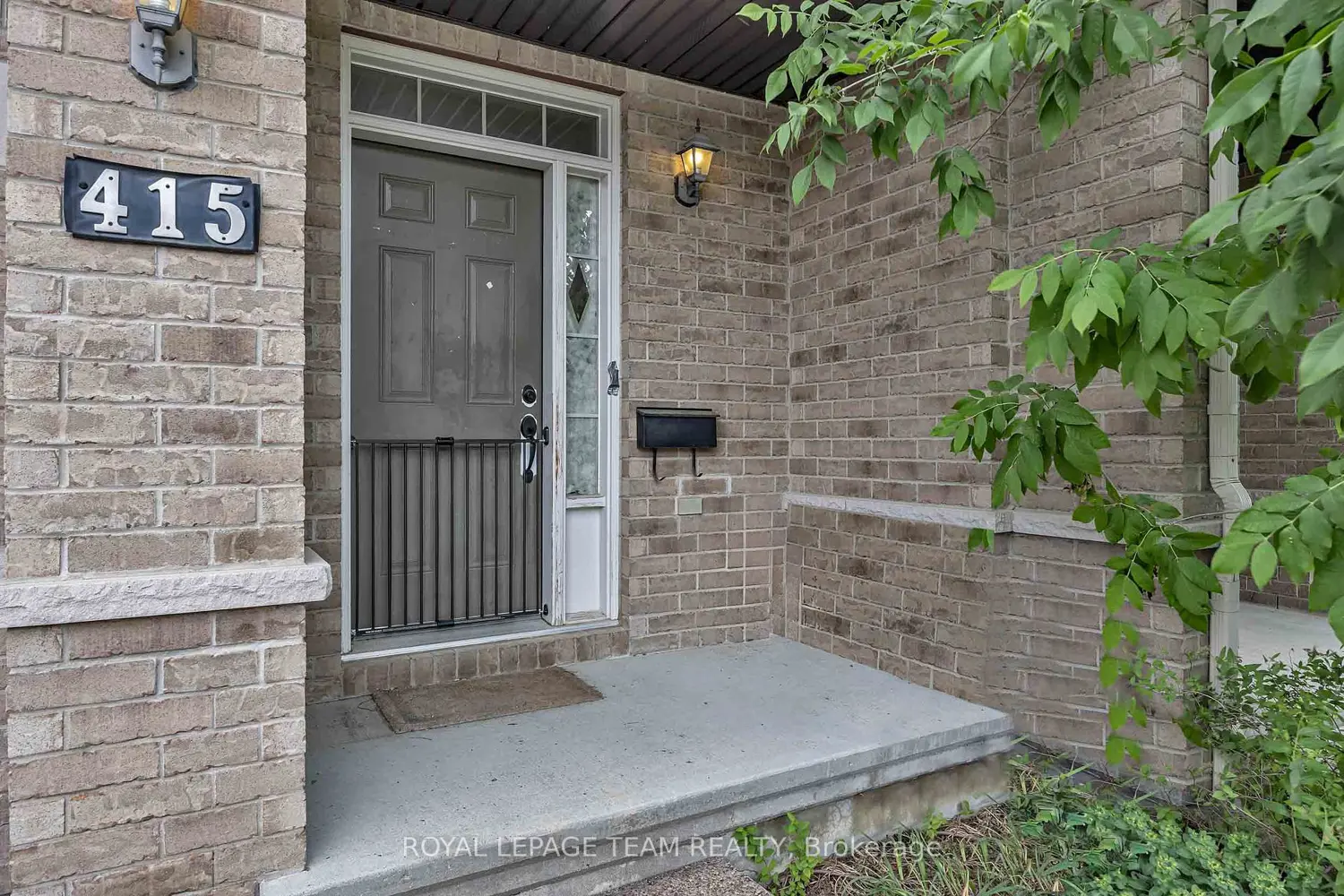 415 Arncliffe Avenue photo 2