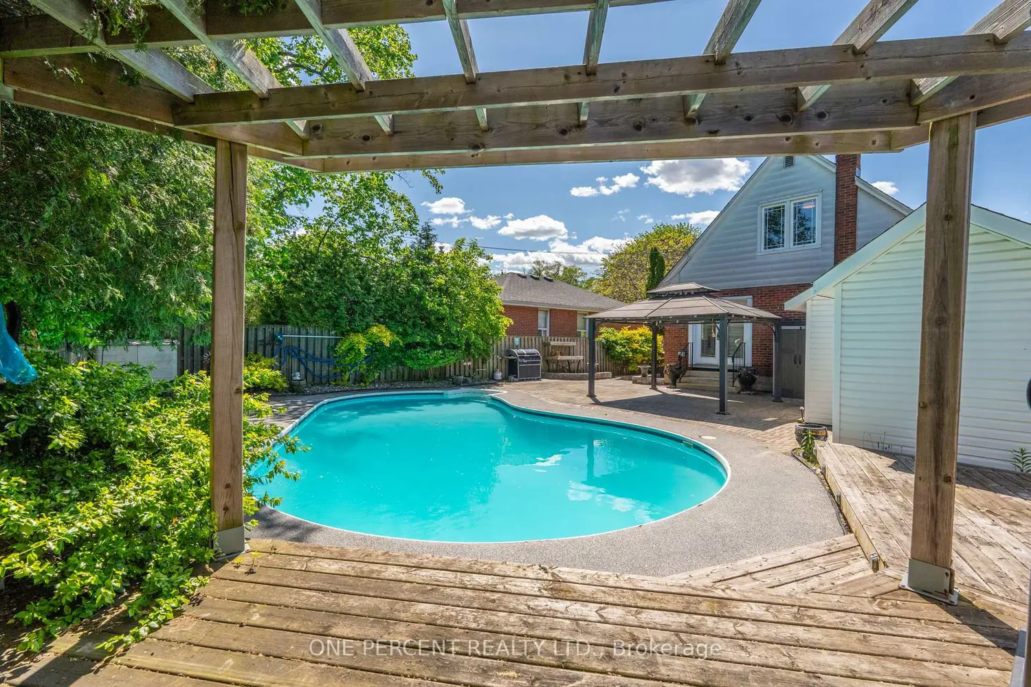 27 Delevan Crescent