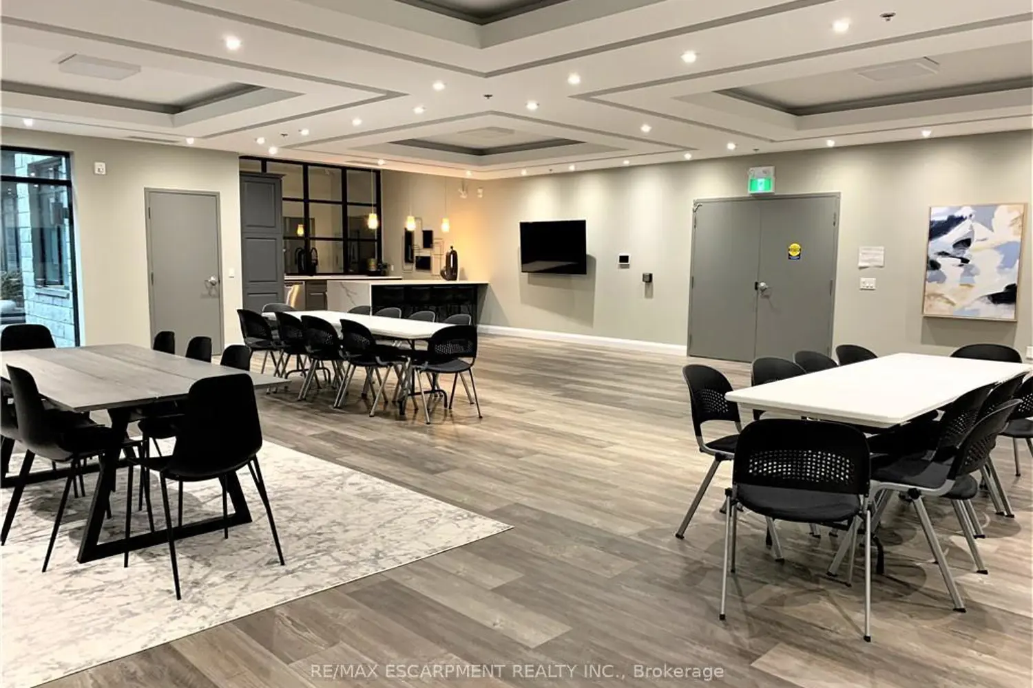 1 Redfern Avenue 135 photo 3