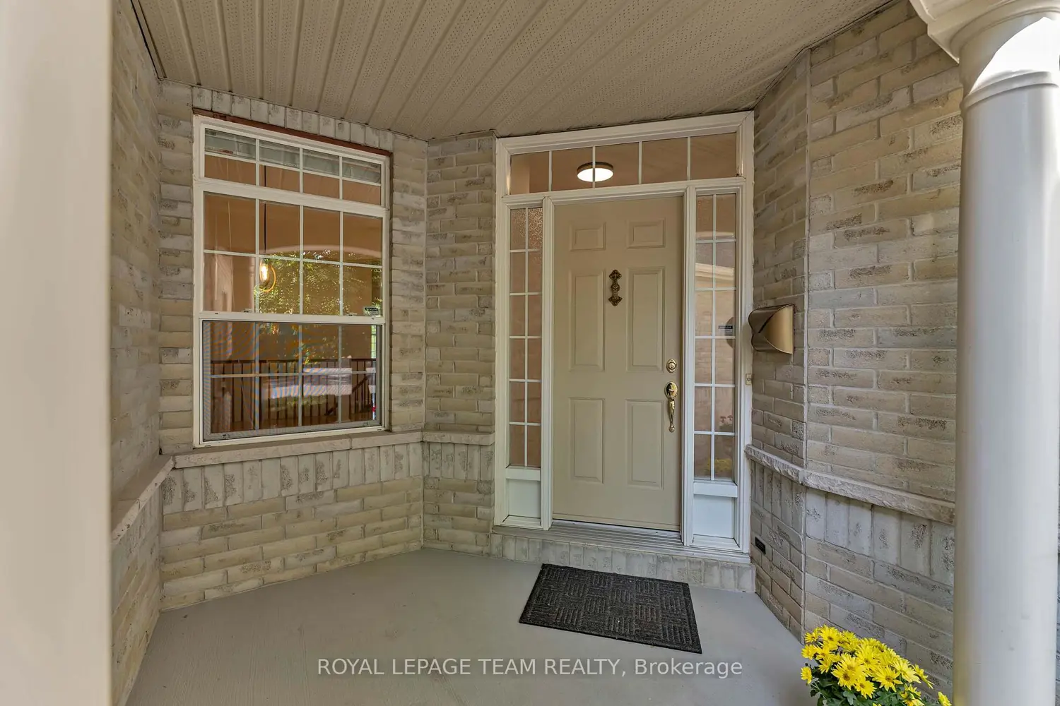 32 Silverthorn Court photo 2