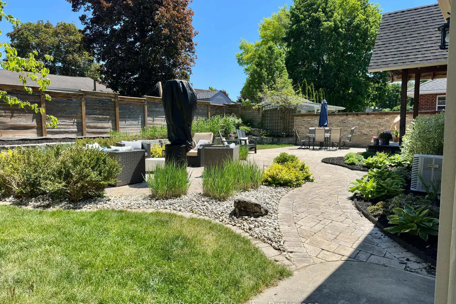 241 4Th Street Crescent photo 3