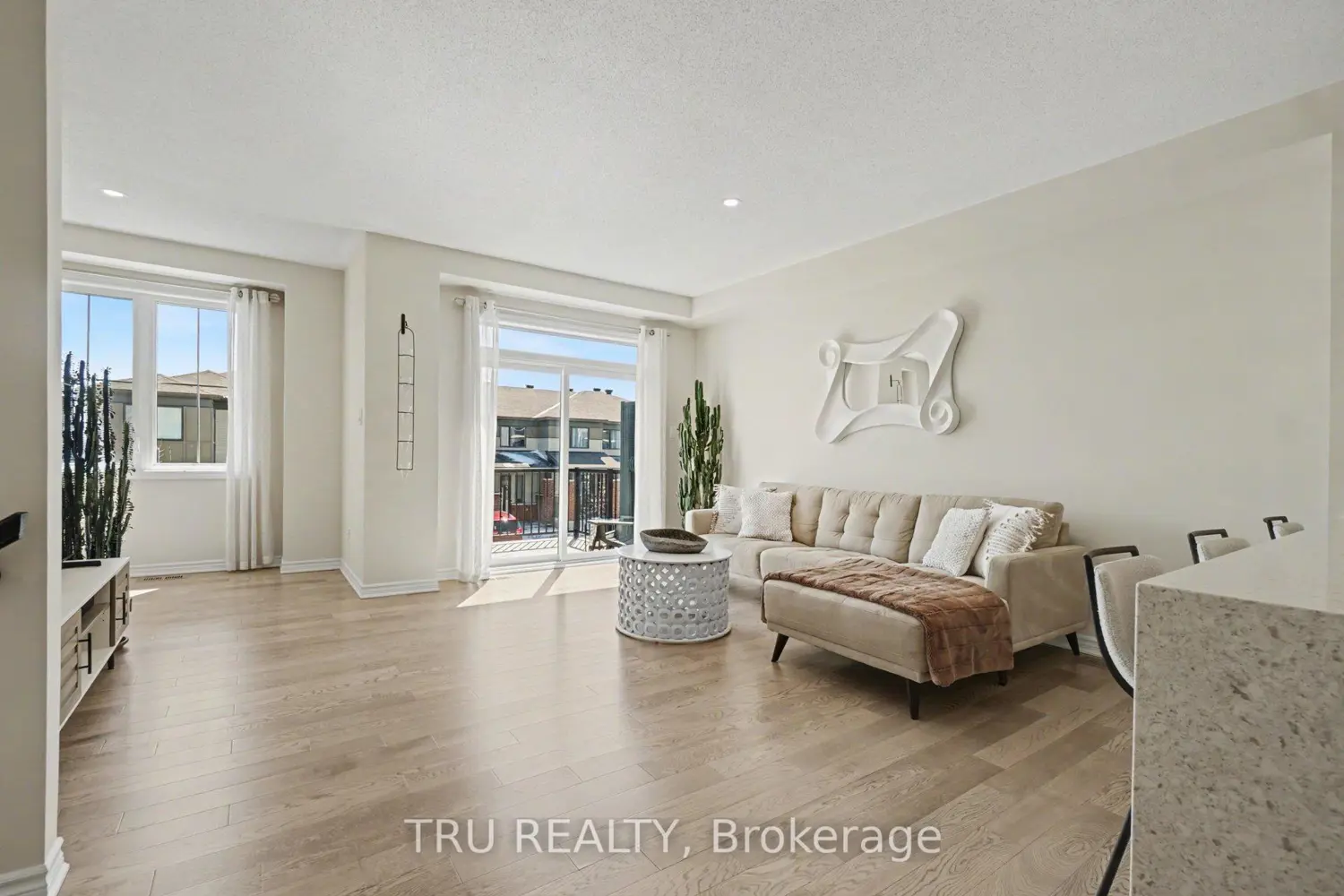 520 Rye Grass Way photo 2