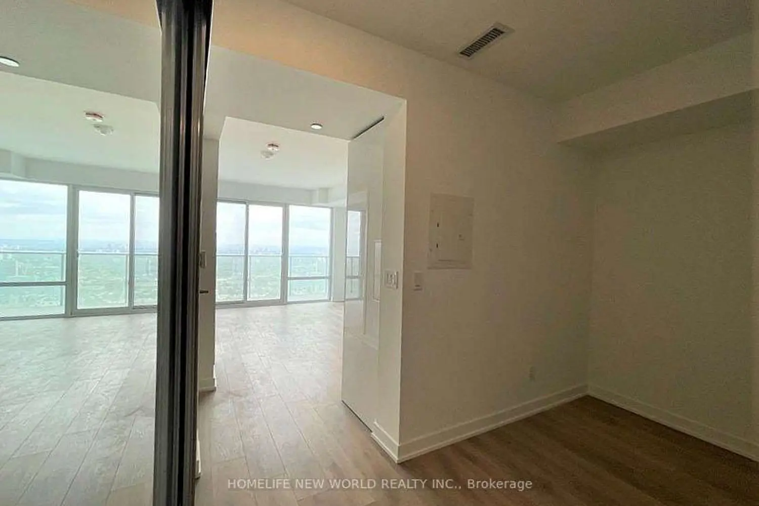 501 Yonge Street 5113 photo 5