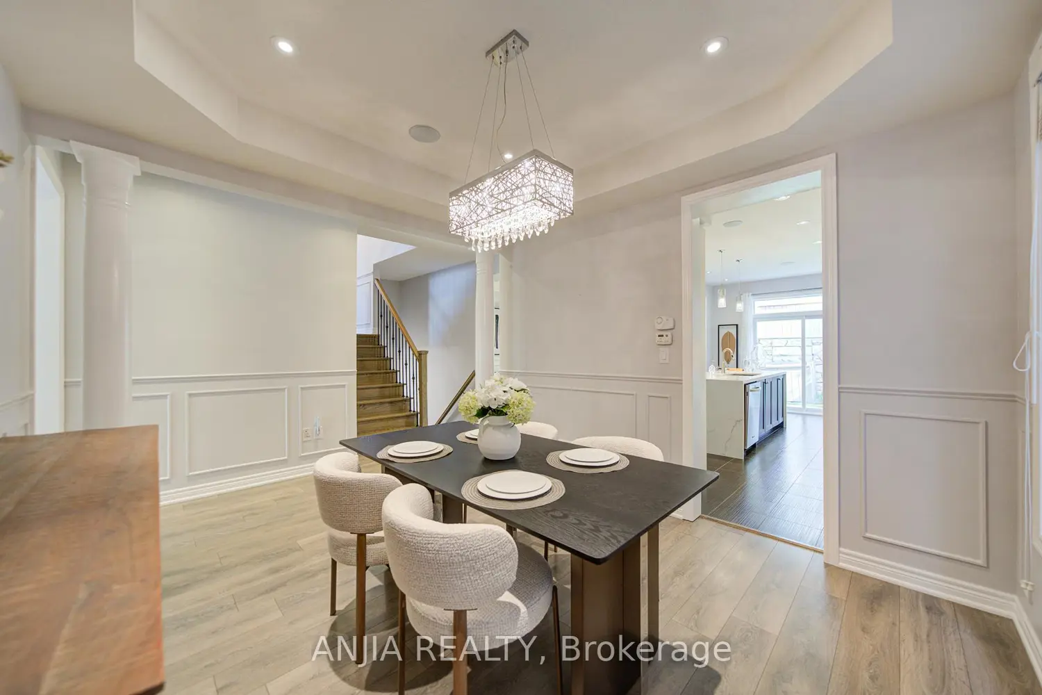 8 Beckett Avenue photo 3