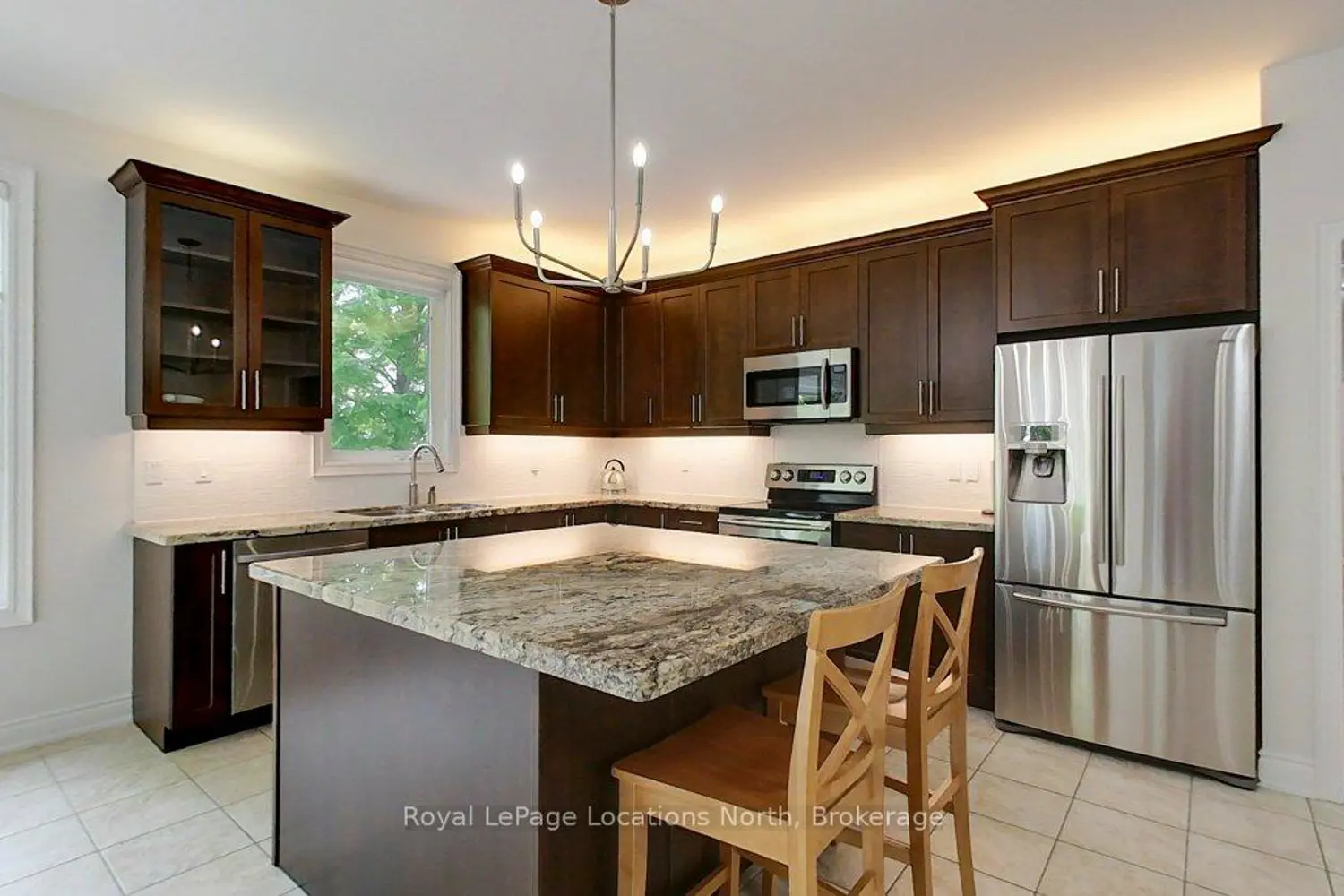 5 Christy Drive photo 4