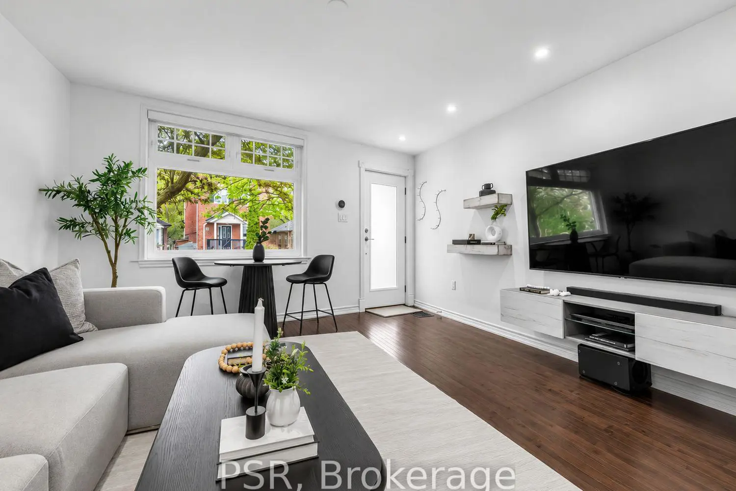 562 Arlington Avenue photo 4