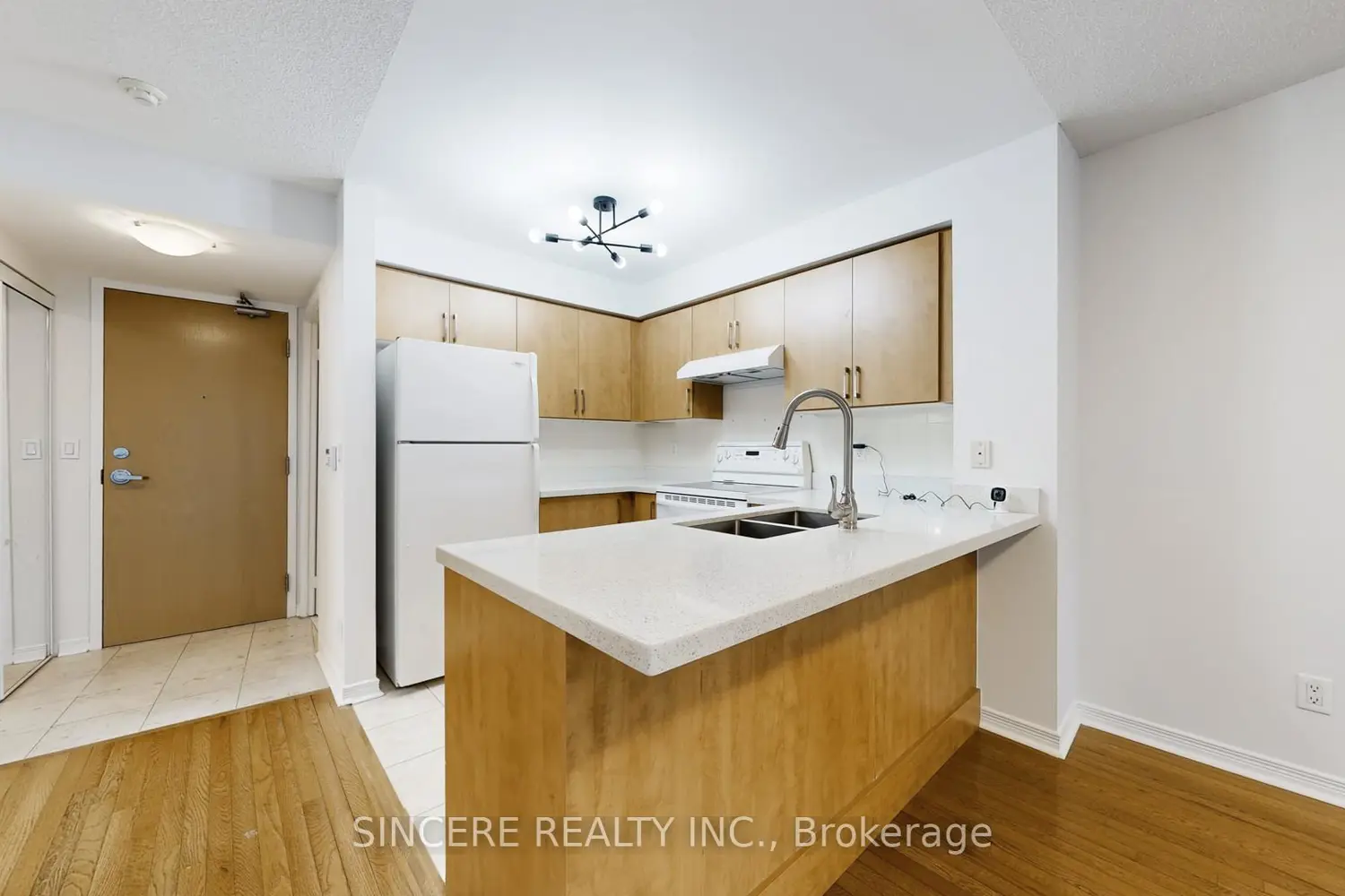 503 Beecroft Road 1803 photo 2