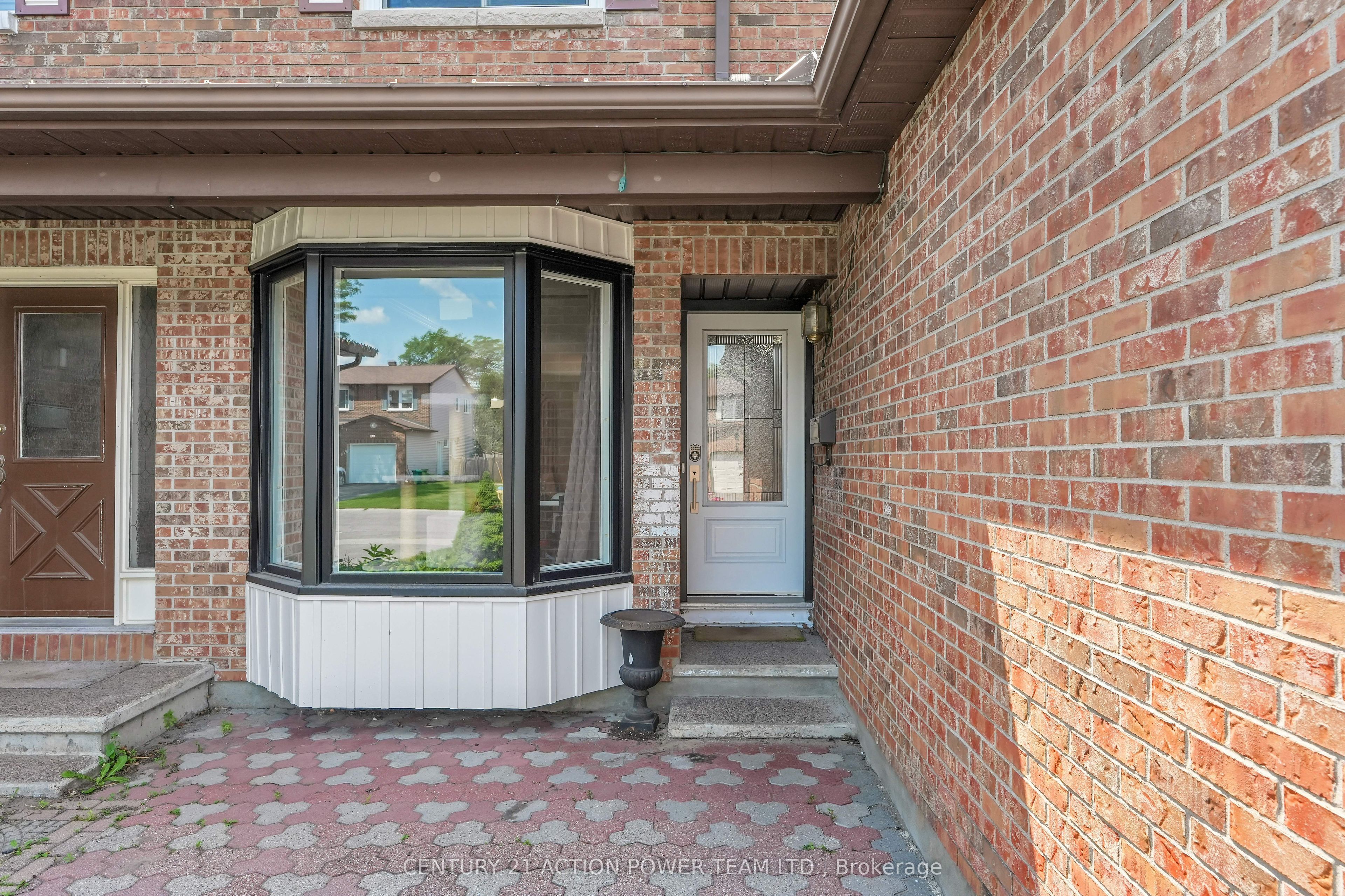1810 Simard Drive, Ottawa, ON, K1C 2P8 photo 2