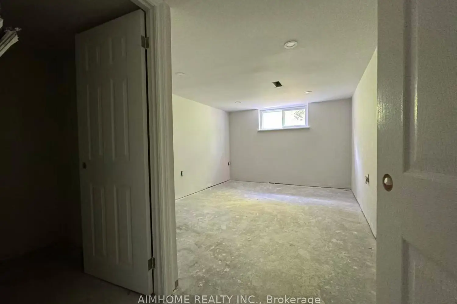 36 Moraine Hill Drive photo 3