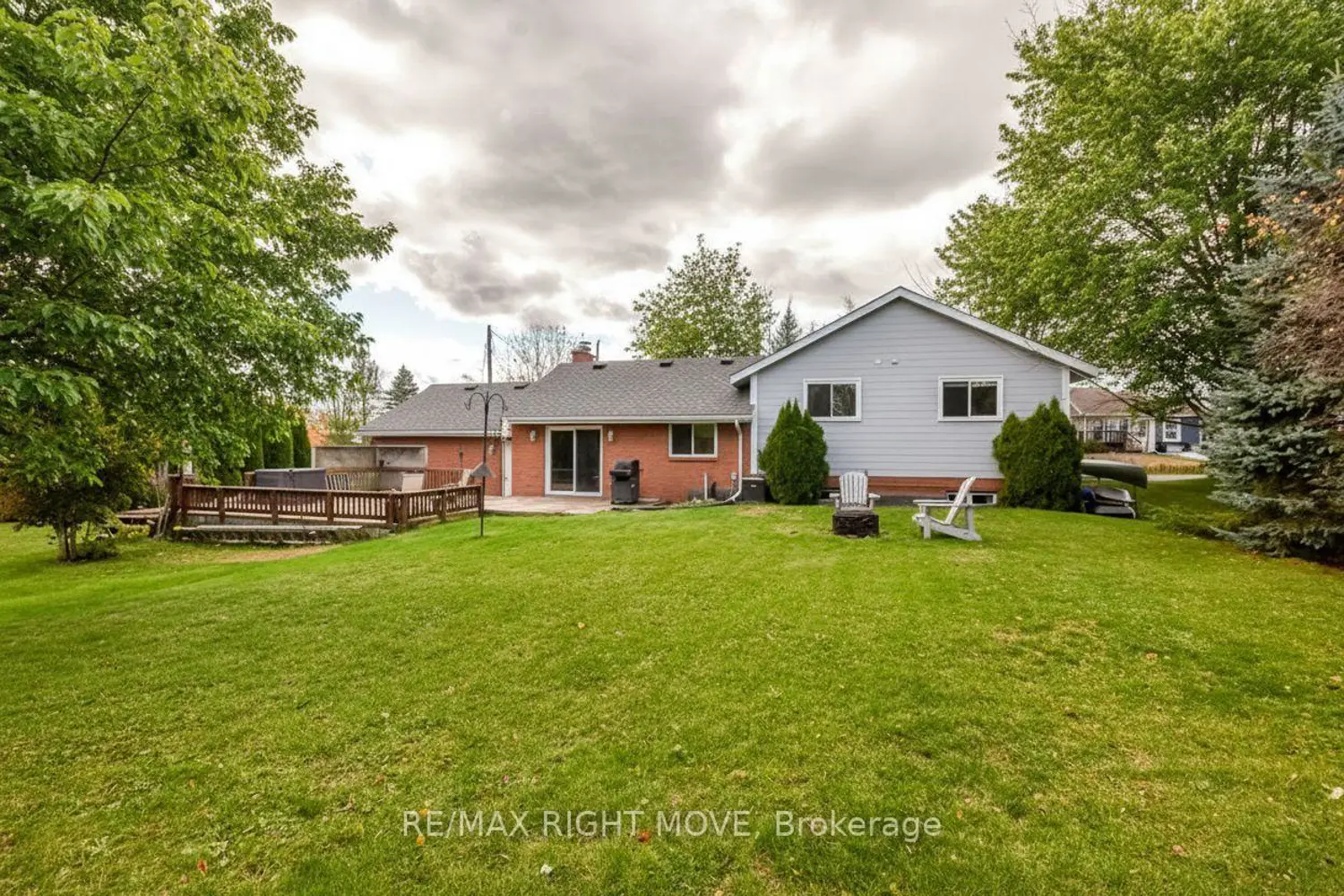 3811 Leo Crescent