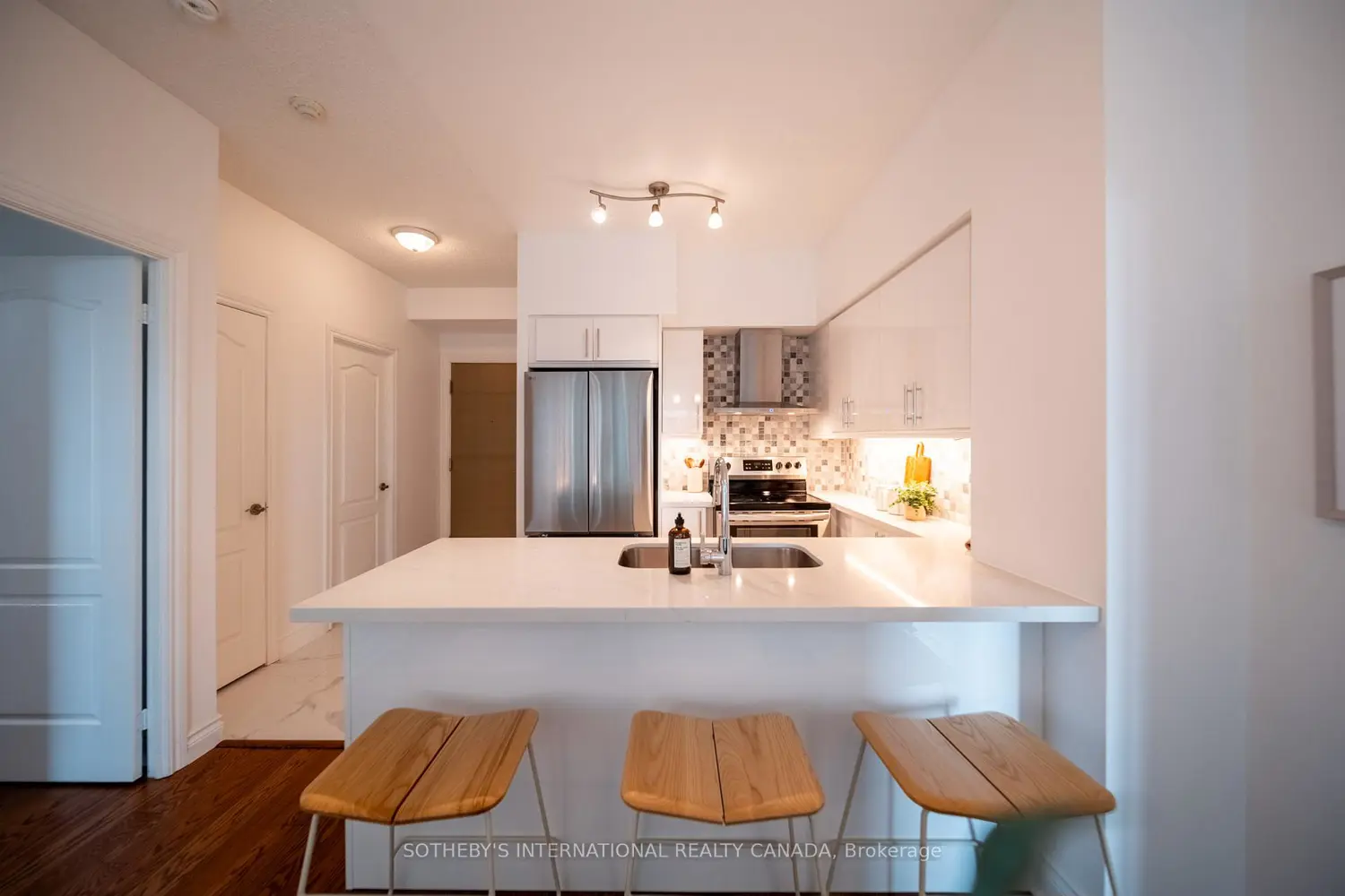 319 Merton Street 809