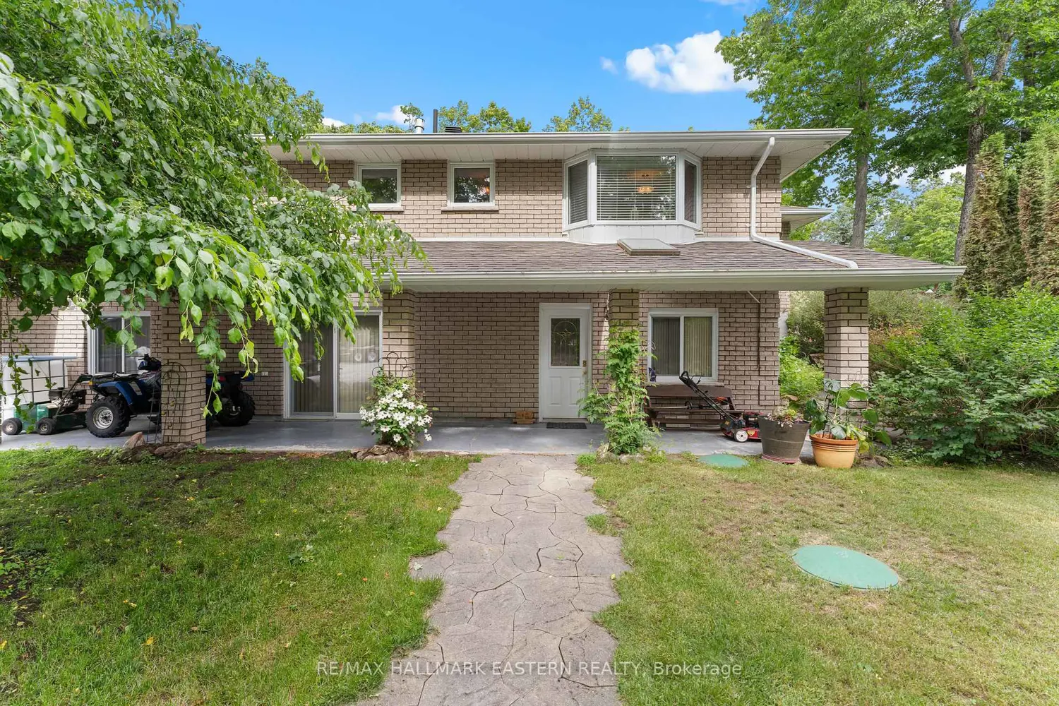 139 Lakeland Avenue photo 3