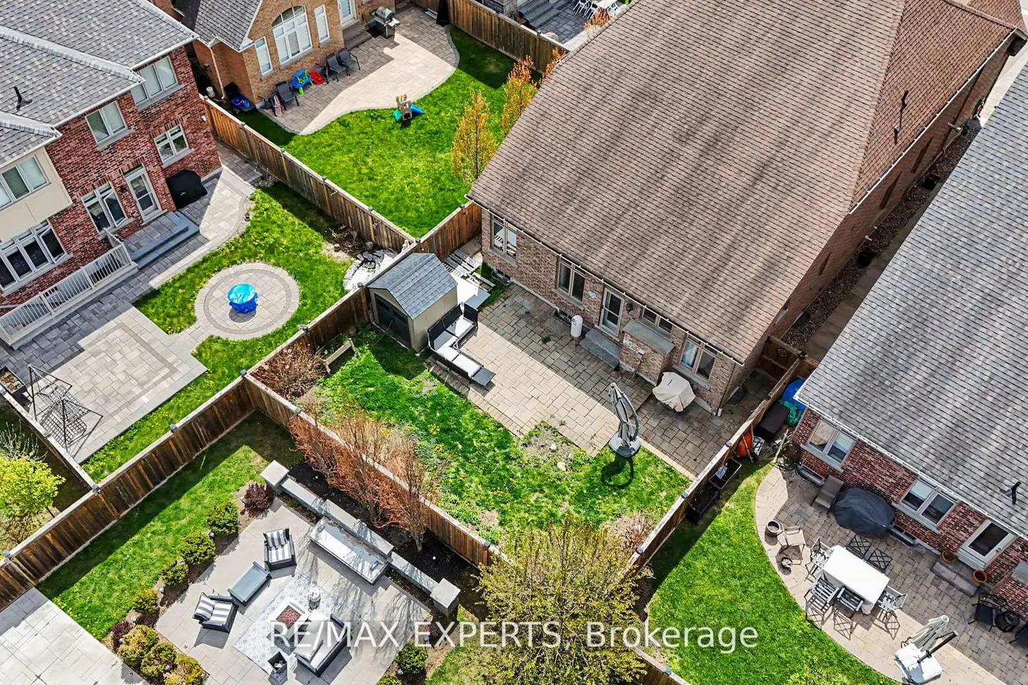 4 Sim Hill Crescent photo 5