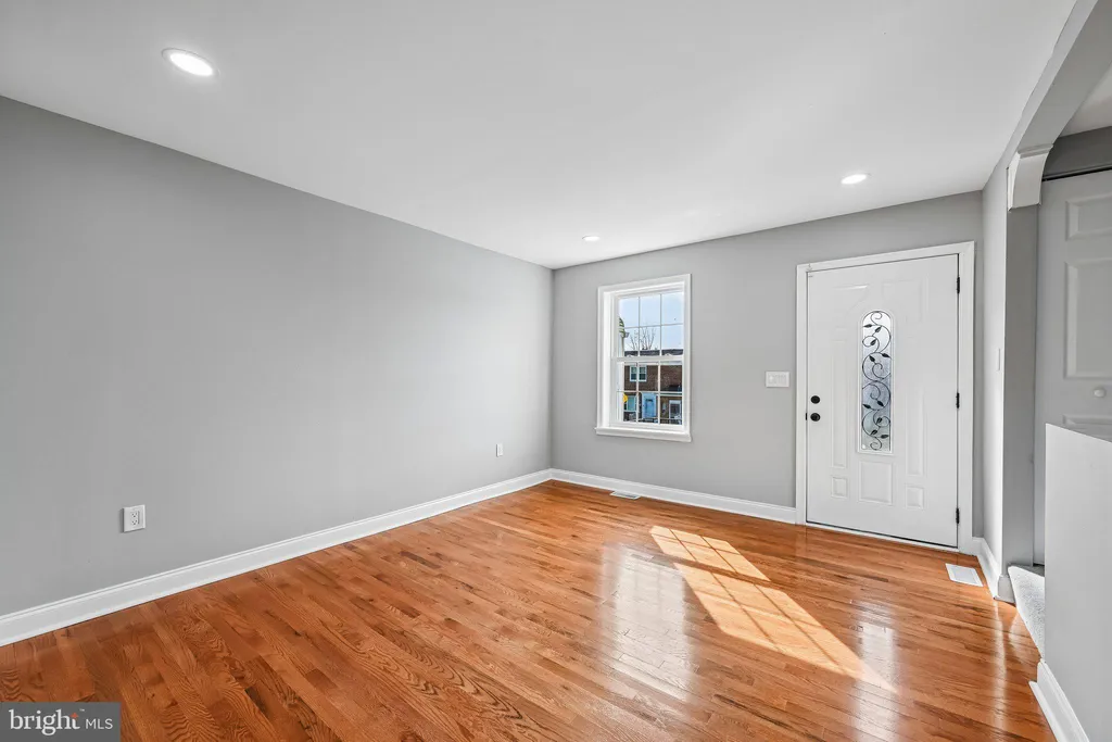 628 Roundview Road, Baltimore, MD 21225 photo 5