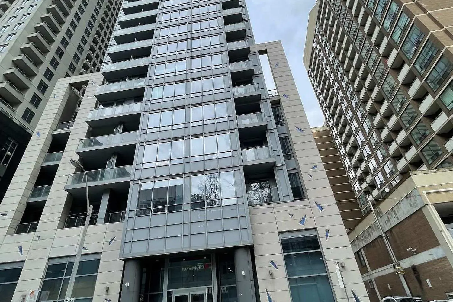21 Balmuto Street 1501 photo 2
