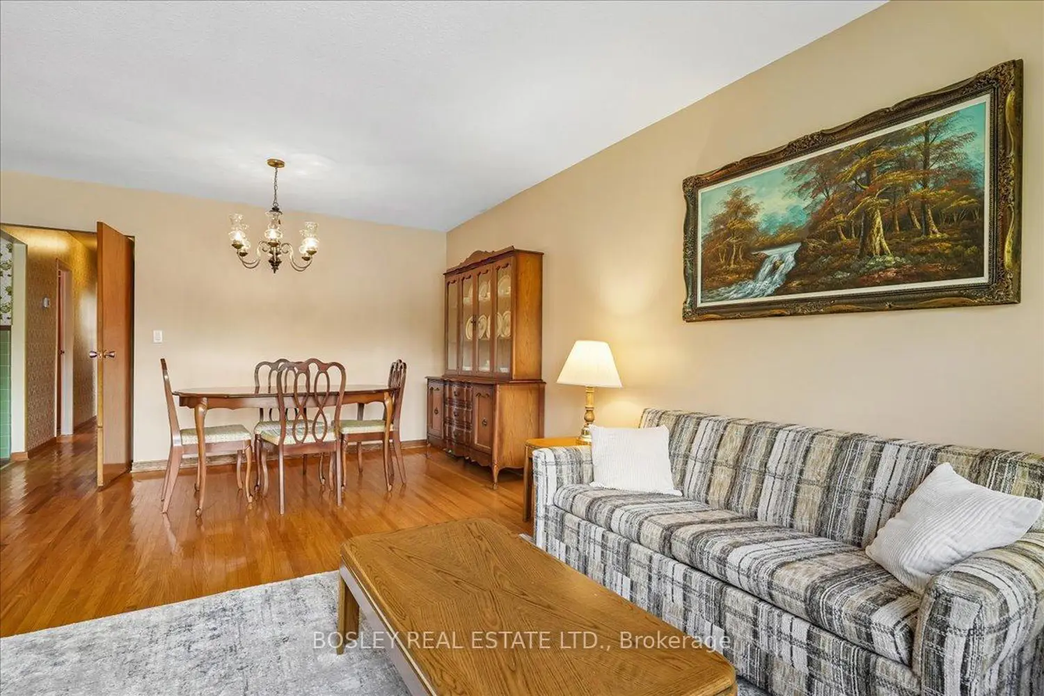 809 Hillcrest Road photo 5