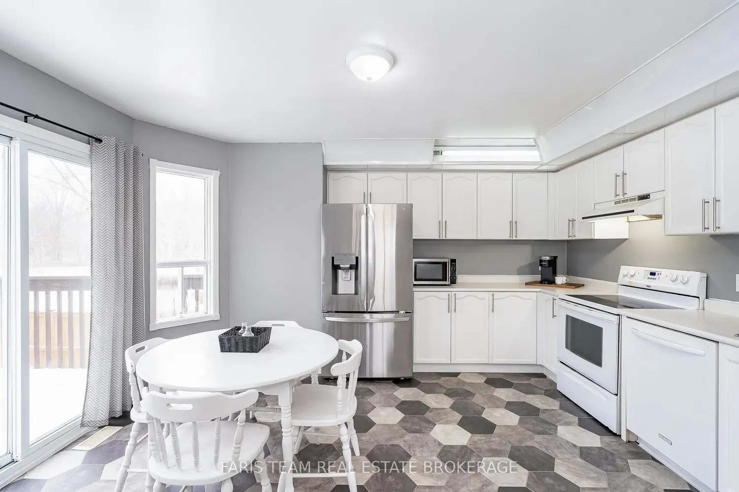 5 Harbour Crescent photo 4