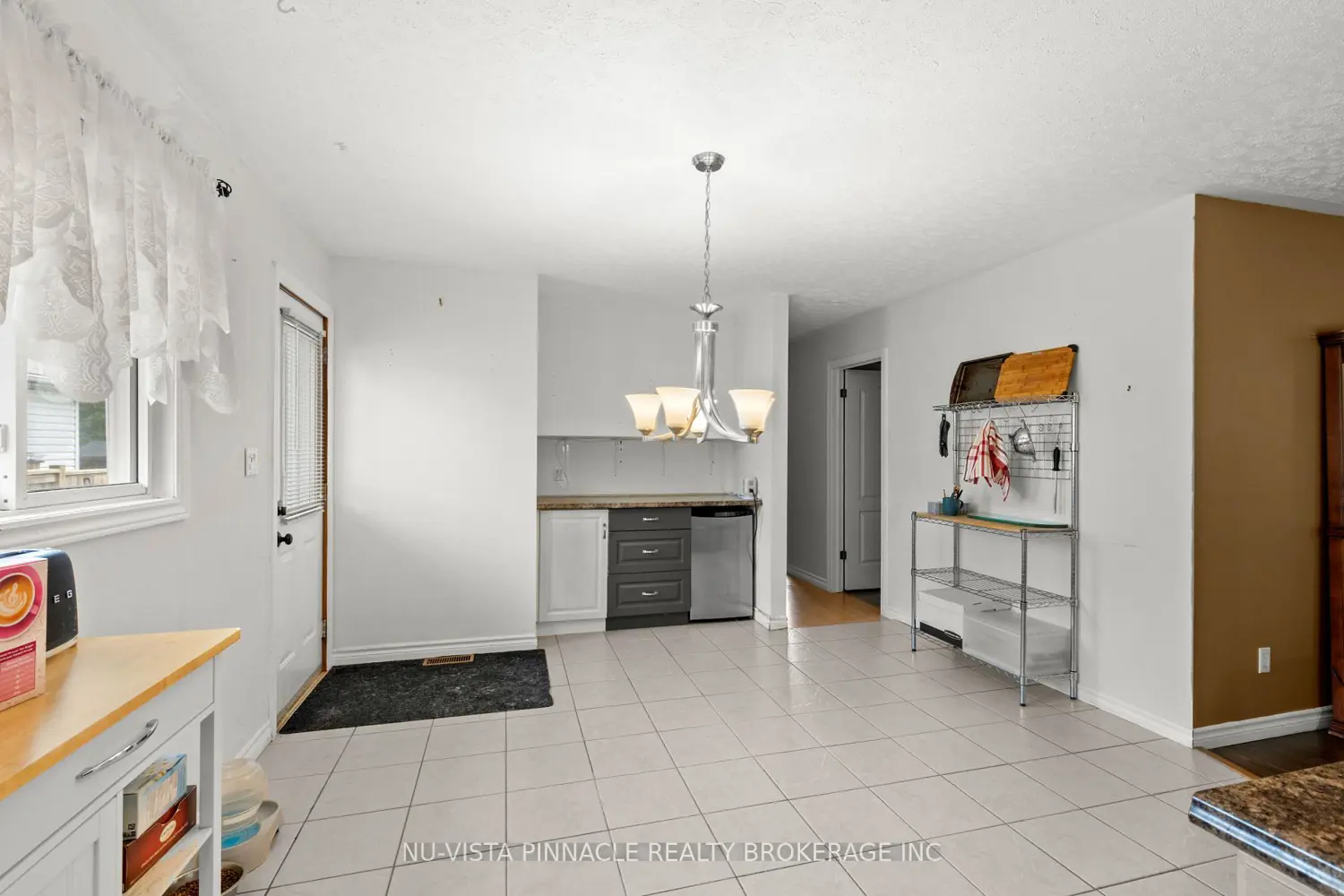 71 Melanie Drive photo 4