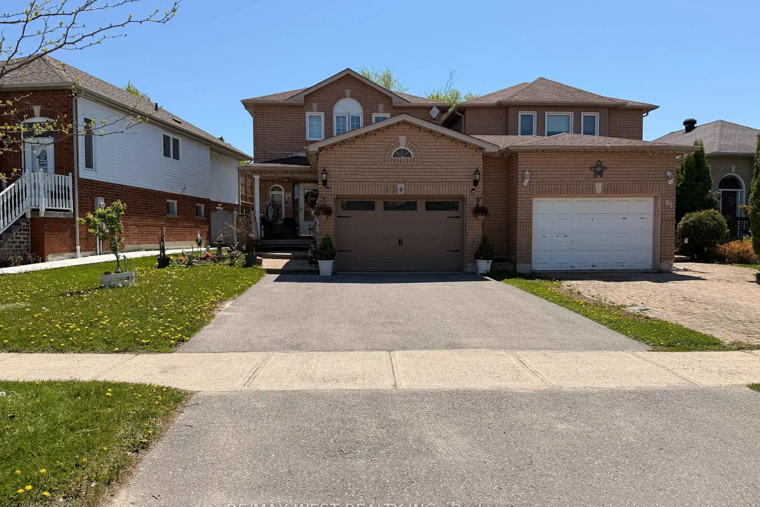 87 Athabaska Road photo 2