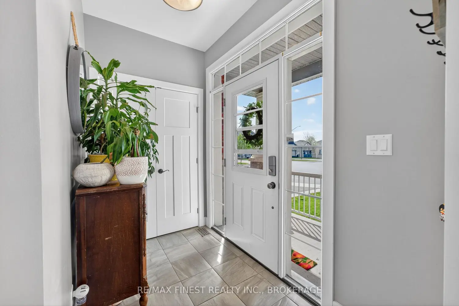 119 Champagne Crescent photo 4