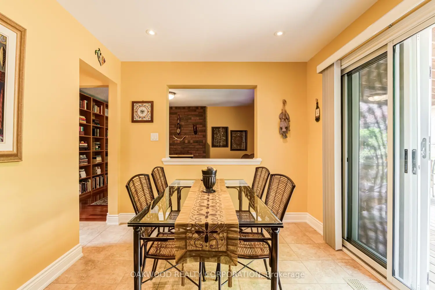 486 Greenock Drive photo 5