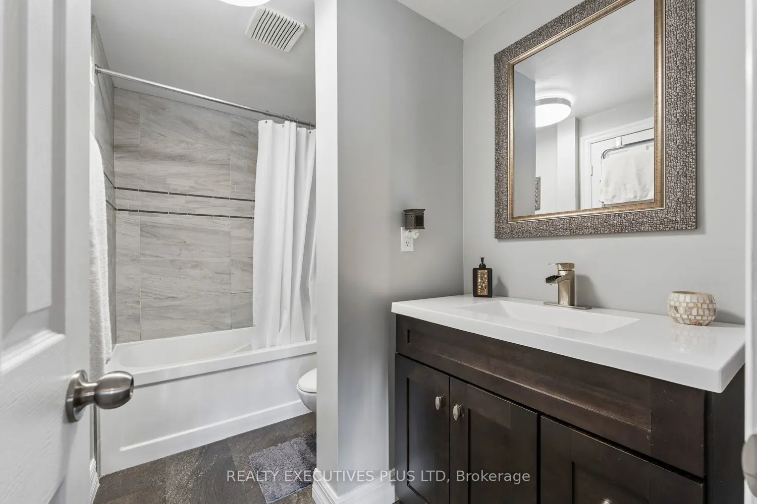 51 Ashbrook Way photo 5