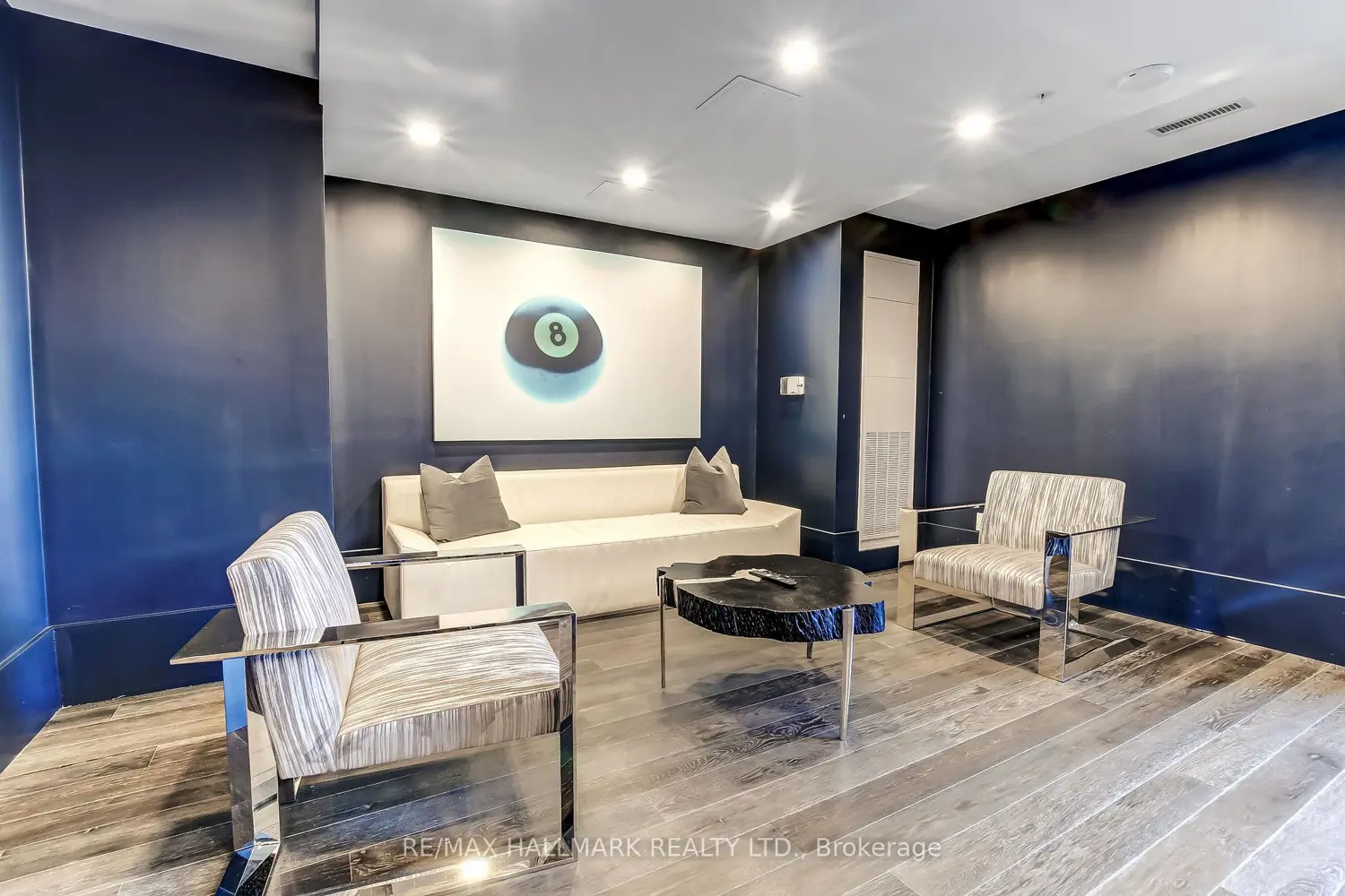 16 Concord Place 807