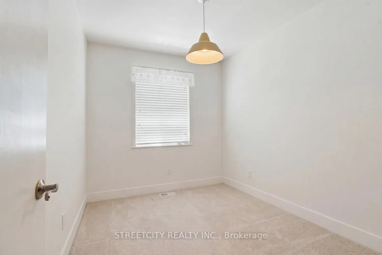 384 Regal Drive photo 5
