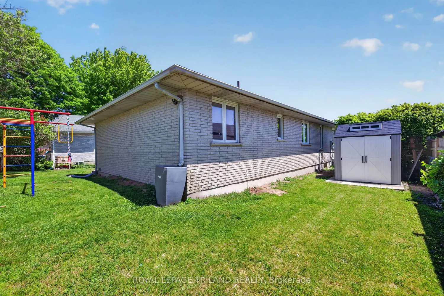 24 Farmington Avenue photo 4