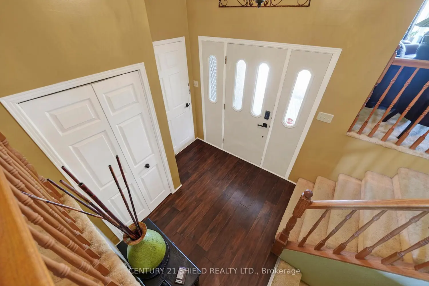 812 Briarhill Avenue photo 2