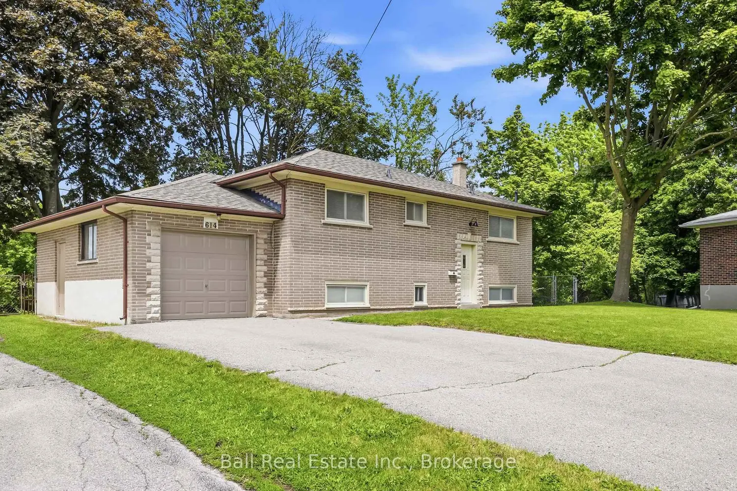 614 Lansdowne Drive photo 2