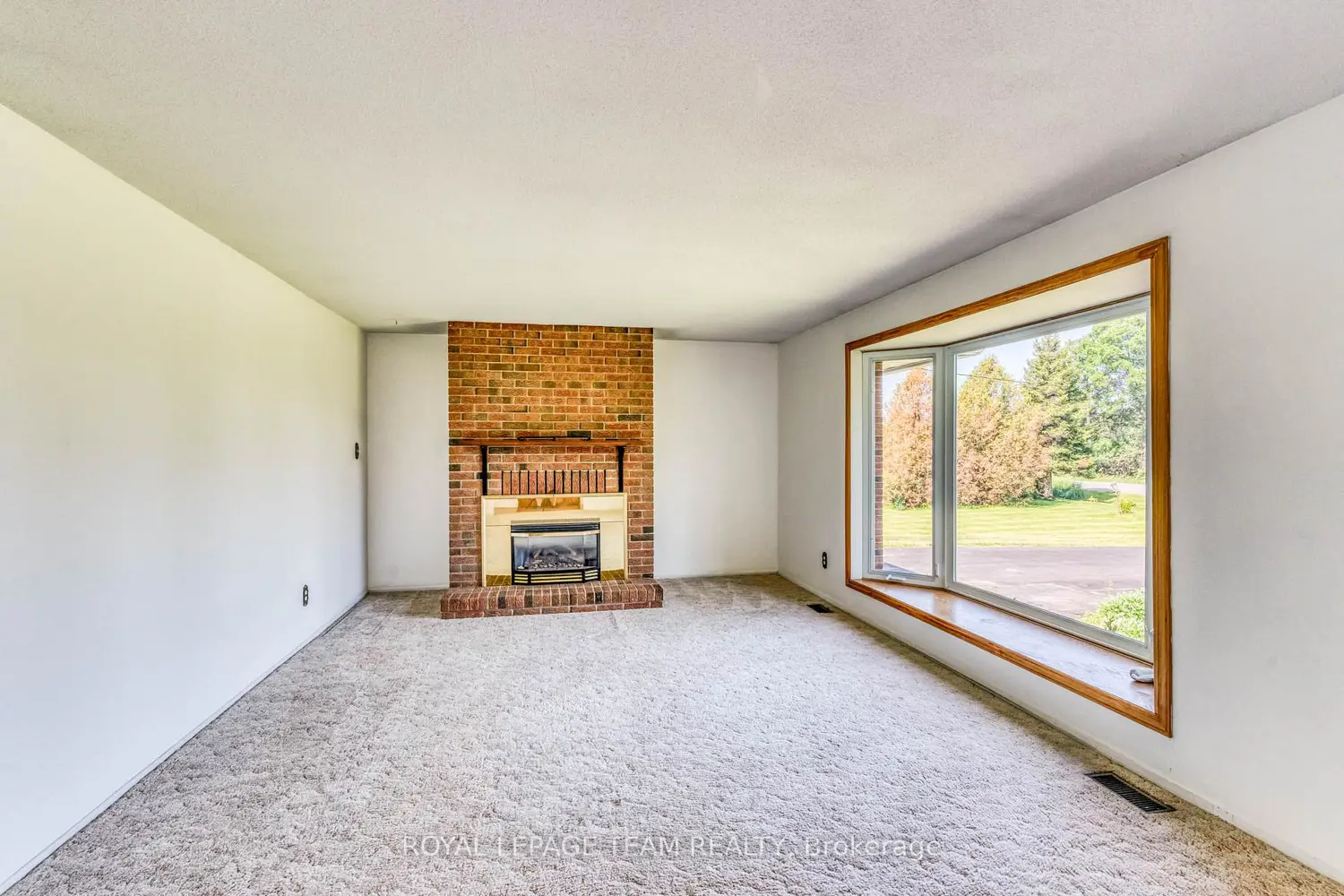 399 Rae Road photo 4